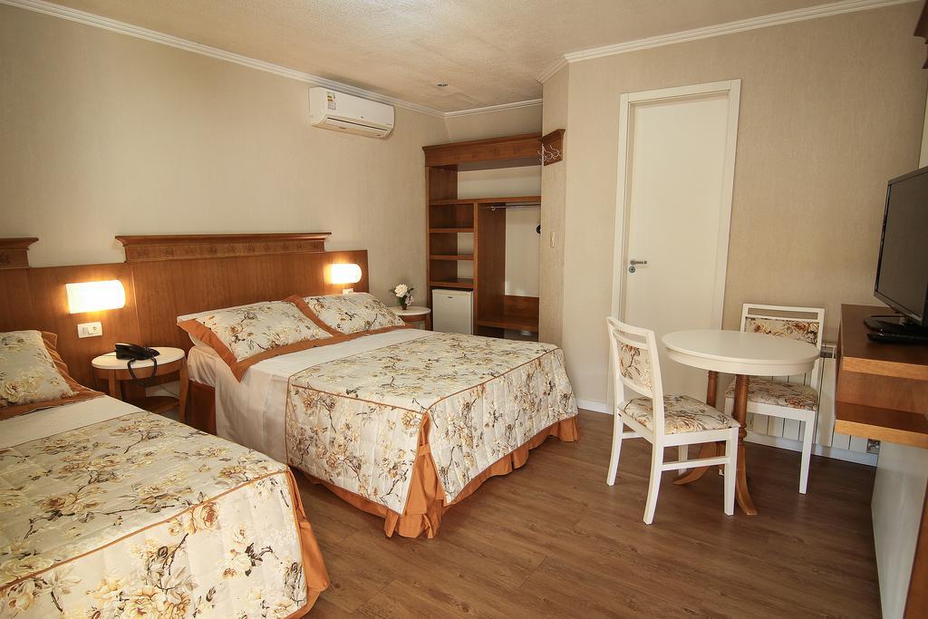Life Hotel Infinity Gramado Szoba fotó